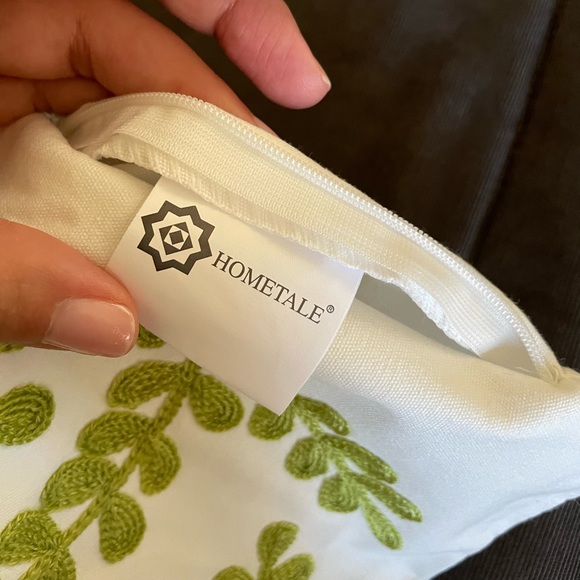 Decorative embroidered pillow case - Picture 6 of 7